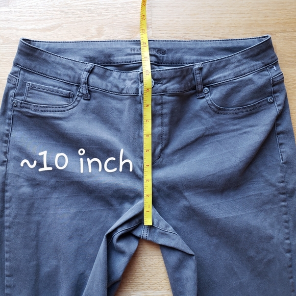 Maurices Gray Jeans - Picture 6 of 7